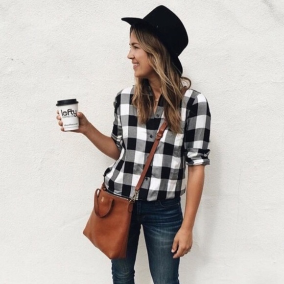 Madewell Tops - Madewell buffalo oversized boyfriend flannel shirt